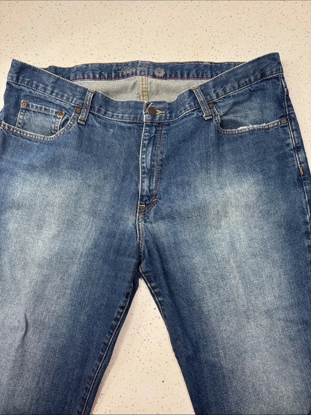Old Navy Relaxed Fit Men's Jeans in Medium Blue Wash 42x32